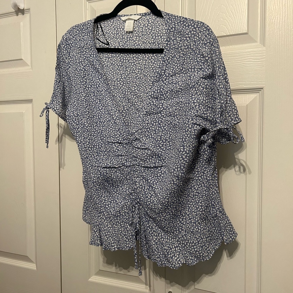 NWOT H&M Blue & White Floral Blouse